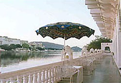 LAKE PICHOLA HOTEL