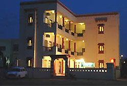 HOTEL DESERT WINDS