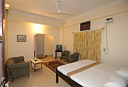 HOTEL DESERT WINDS - ROOM